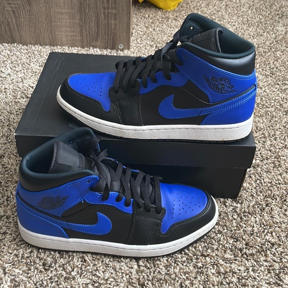 Jordan Other - Jordan 1’s Hyper Royal Mid